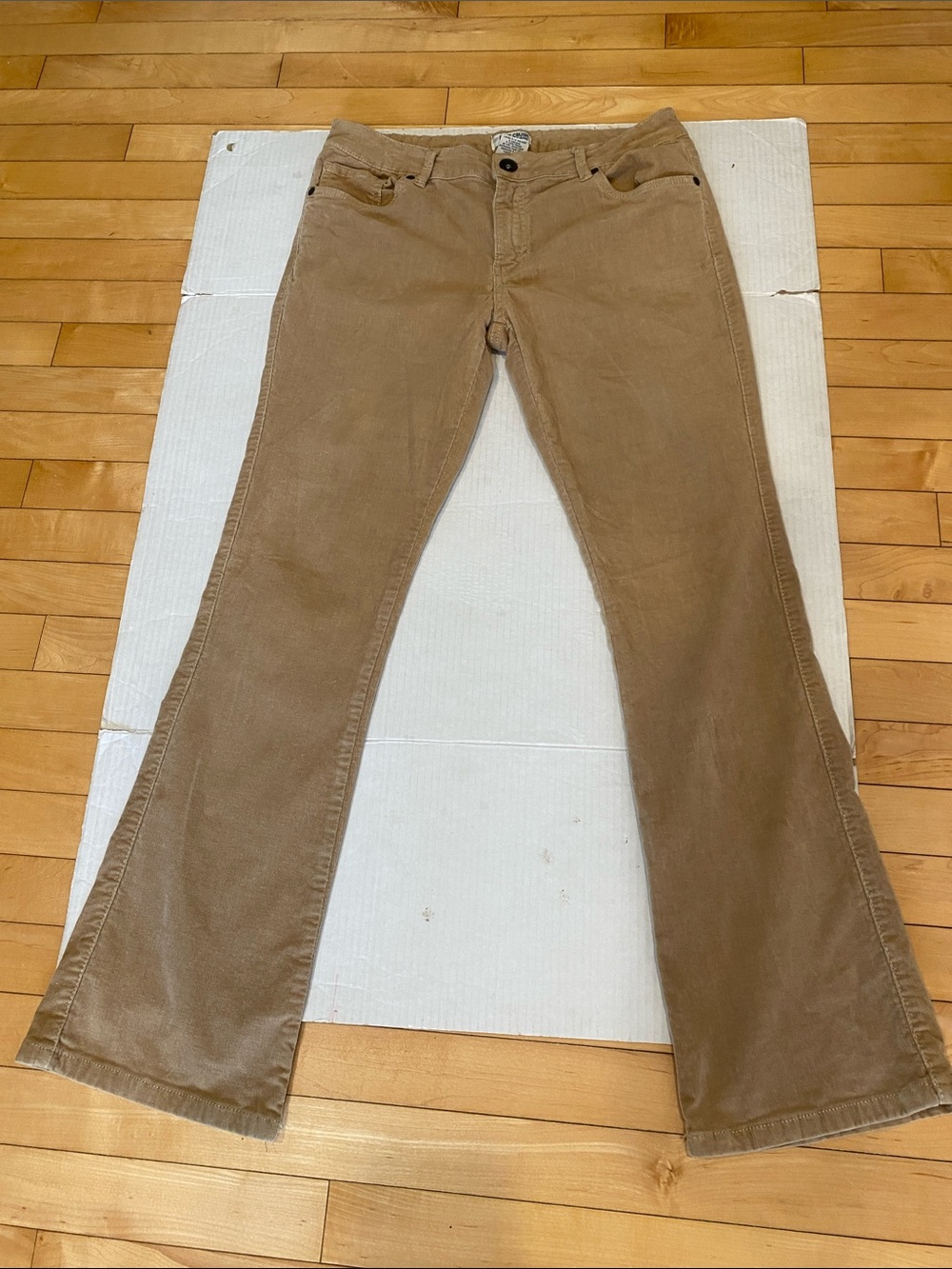 VTG Blue Crush Classic Tan Corduroy Jeans /Pants Flared Fit Size 12